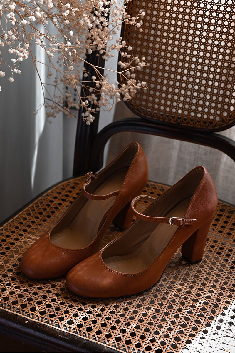 Bravina | Daily sandals with strap on low heel