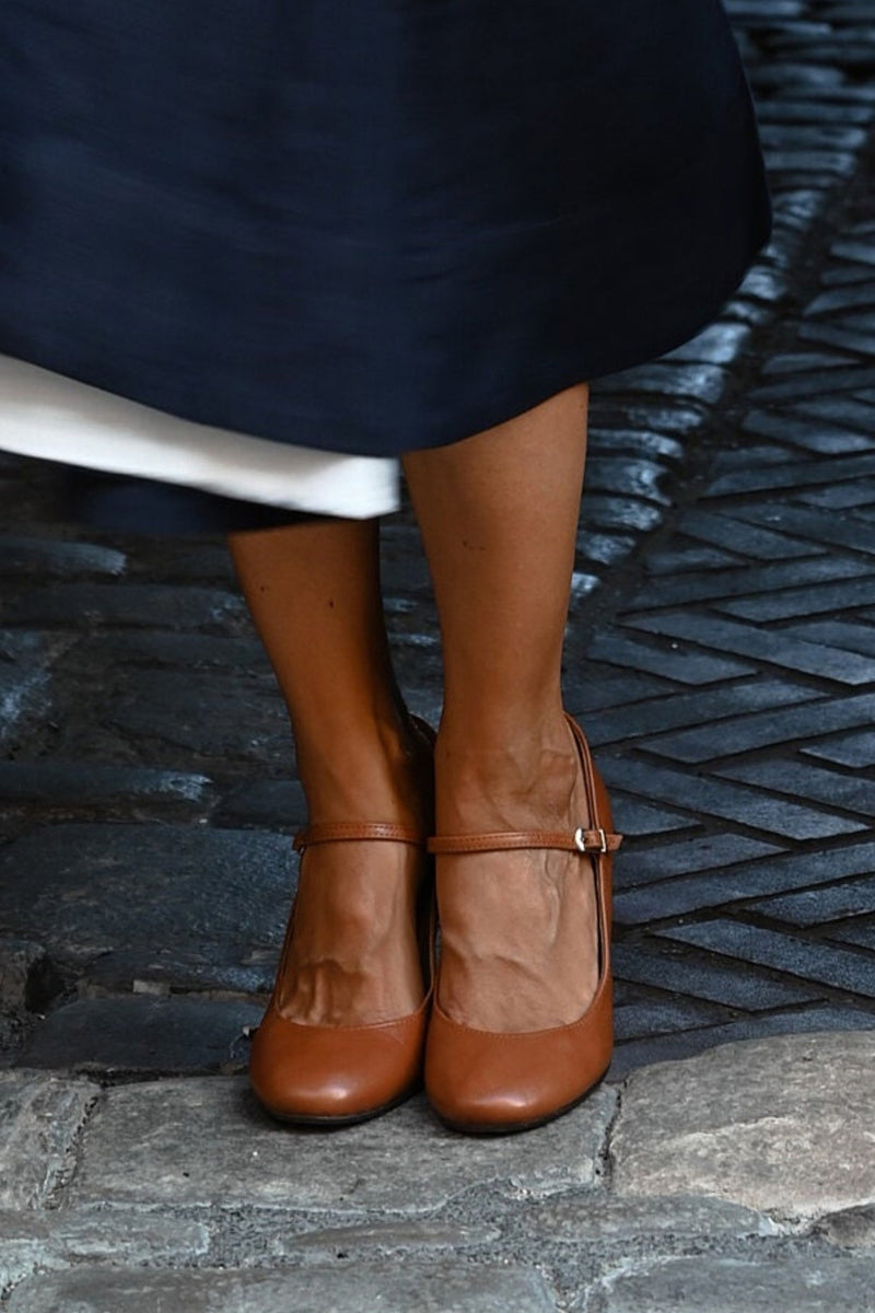 Bravina | Daily sandals with strap on low heel